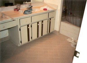 I wish I'd gotten a picture before I destroyed the old wallpaper.